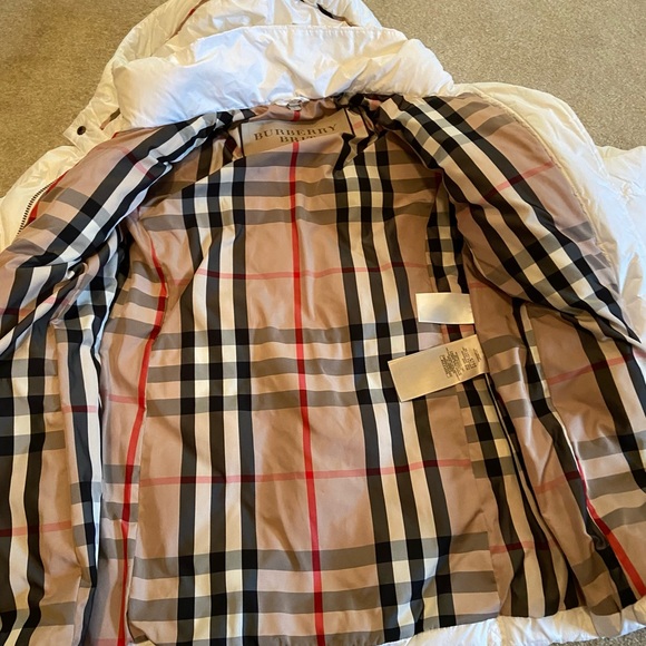White Burberry down jacket - Picture 2 of 11